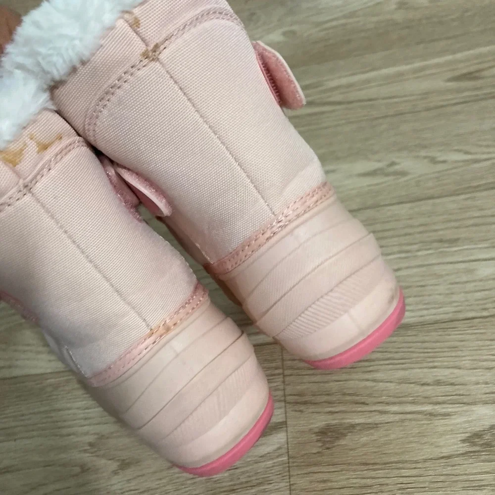Target Rainbow Snow Boots Toddler Size‎ 12 Pink  Thermolite Stars